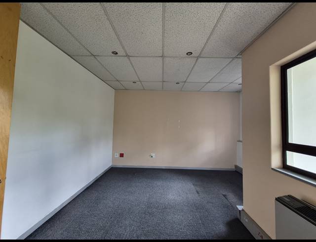 138M² OFFICE TO LET IN HYDE PARK